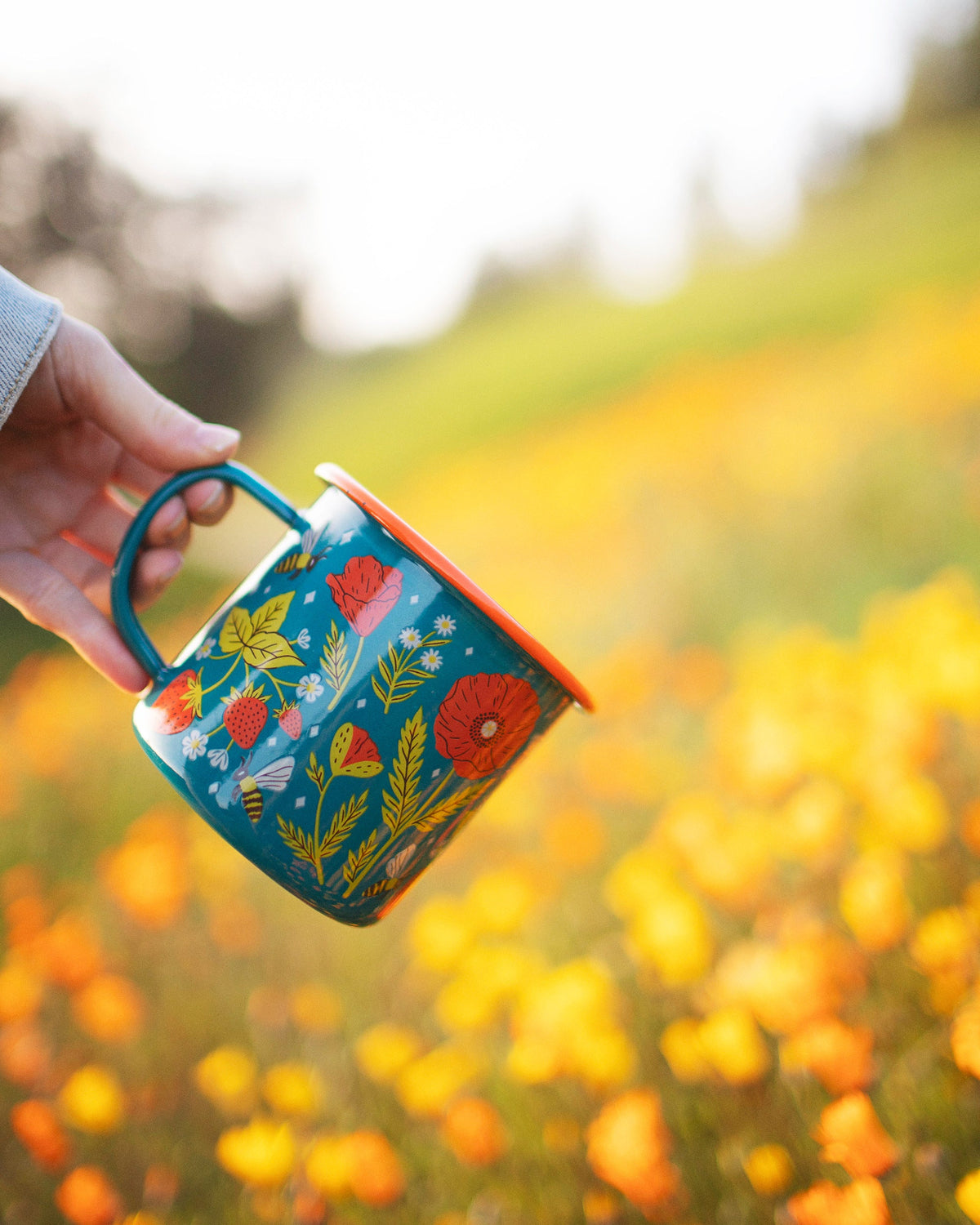 Garden Buzz Enamel Mug 16oz Trek Light
